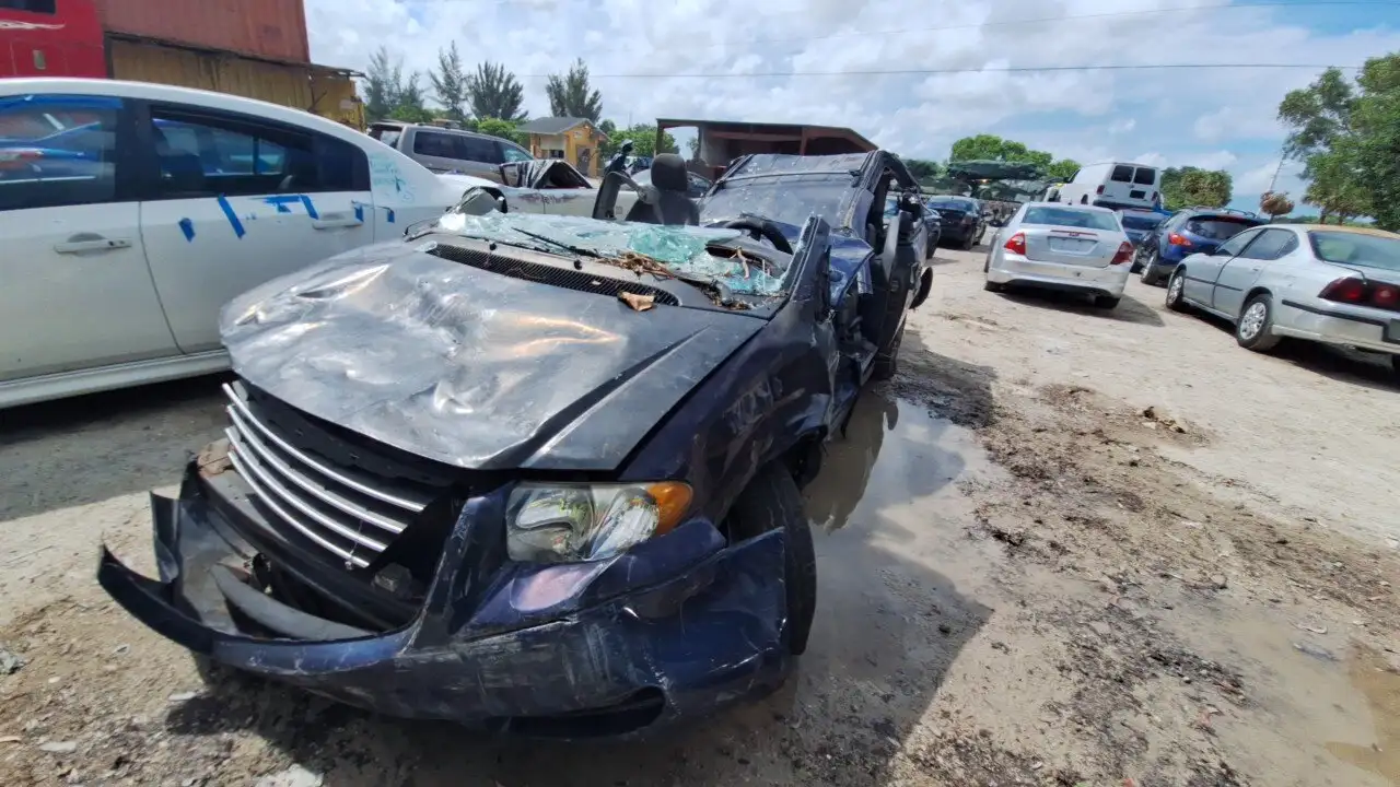 Photo of 2006 Chrysler Town & Country