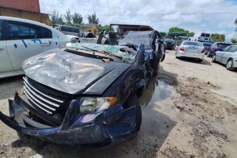 Photo of 2006 Chrysler Town & Country