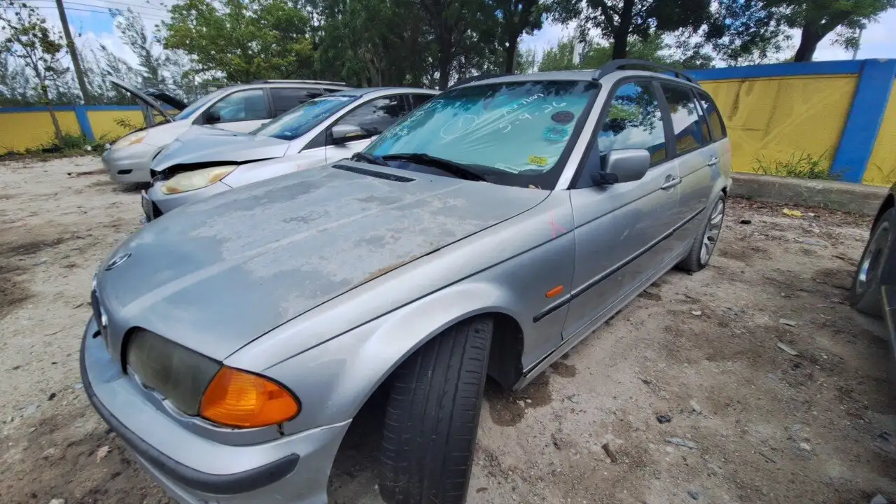 Photo of 2000 Bmw 323I
