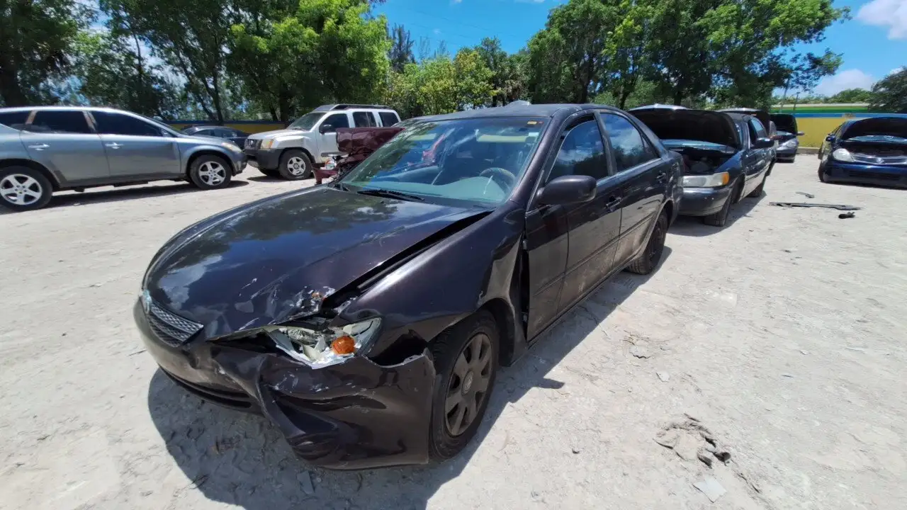 Photo of 2004 Toyota Camry