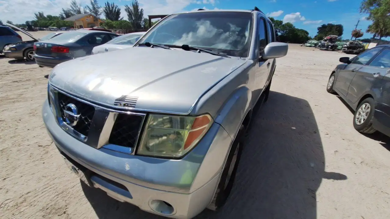 Photo of 2005 Nissan Pathfinder