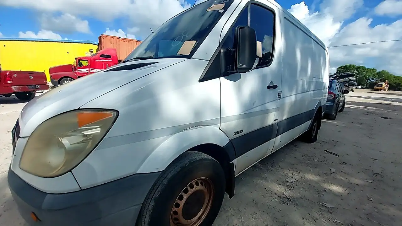 Photo of 2011 Mercedes-Benz Sprinter 2500