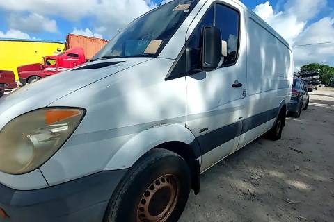 Photo of 2011 Mercedes-Benz Sprinter 2500
