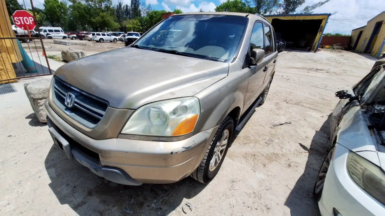 Photo of 2004 Honda Pilot