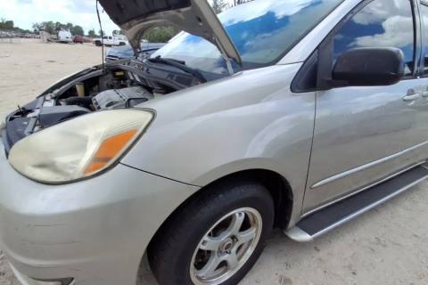 Photo of 2005 Toyota Sienna