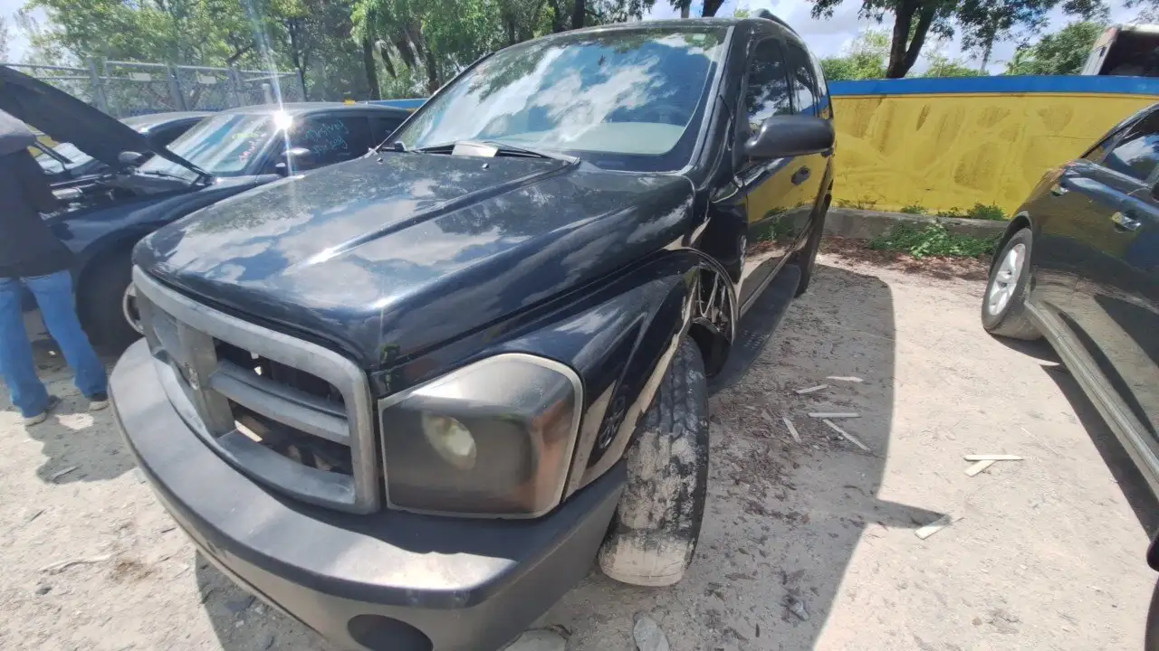 Photo of 2004 Dodge Durango