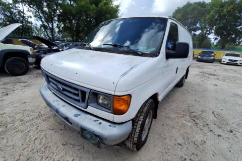 Photo of 2006 Ford E-150