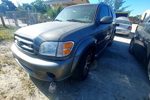 Photo of 2004 Toyota Sequoia