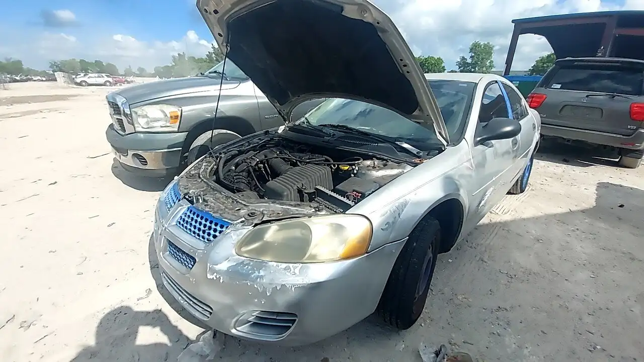 Photo of 2004 Dodge Stratus