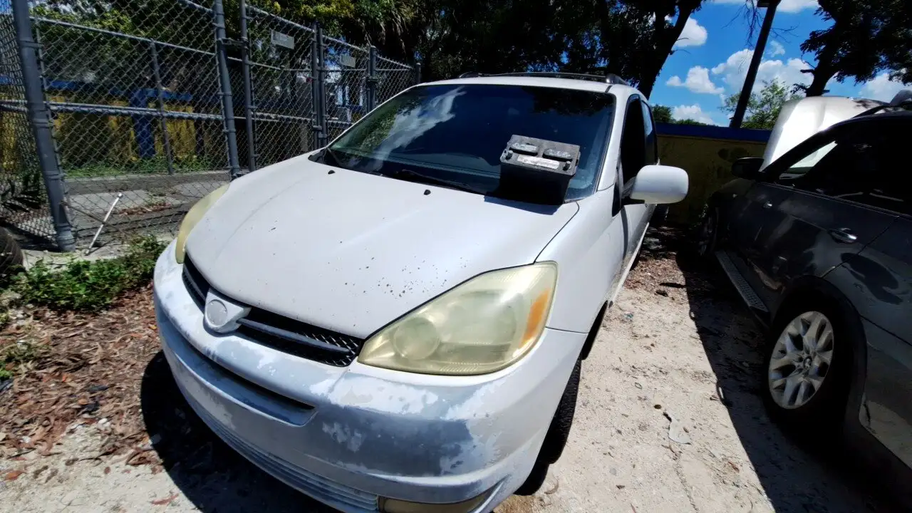 Photo of 2005 Toyota Sienna