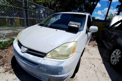 Photo of 2005 Toyota Sienna