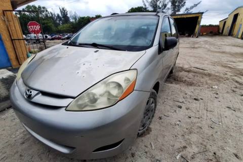 Photo of 2006 Toyota Sienna