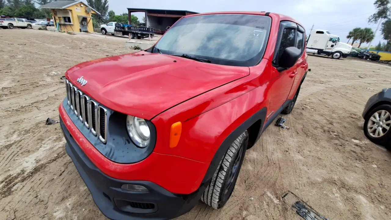 Photo of 2016 Jeep Renegade