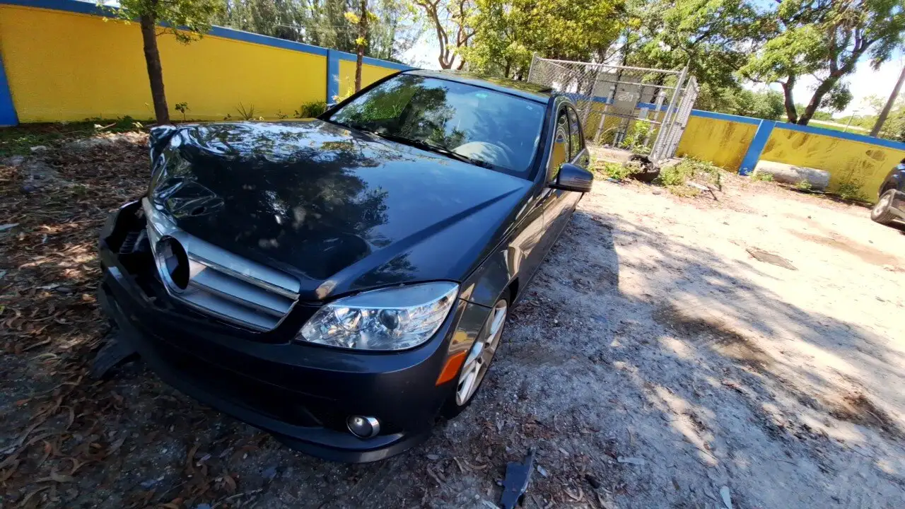 Photo of 2010 Mercedes-Benz C300