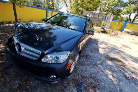 Photo of 2010 Mercedes-Benz C300