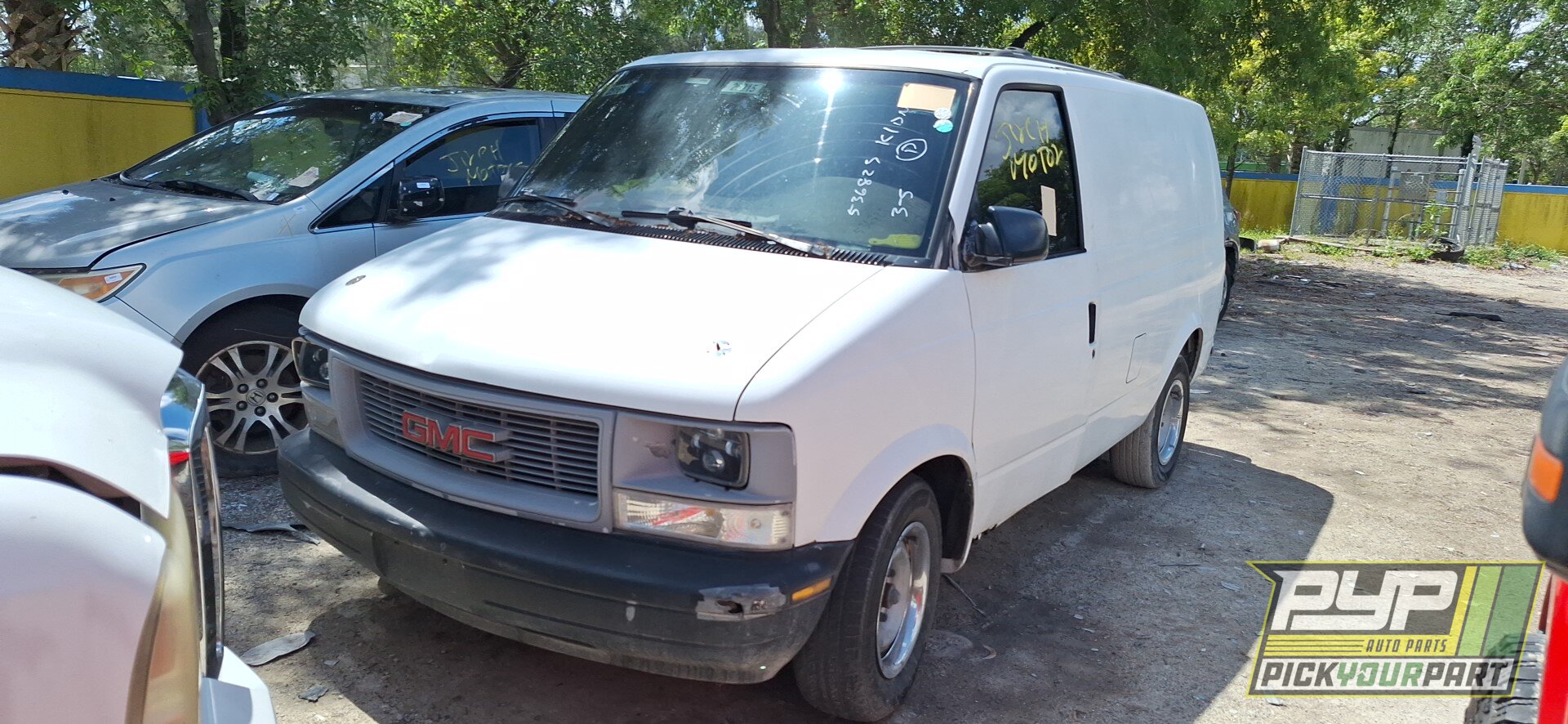 Photo of 1999 Gmc Safari