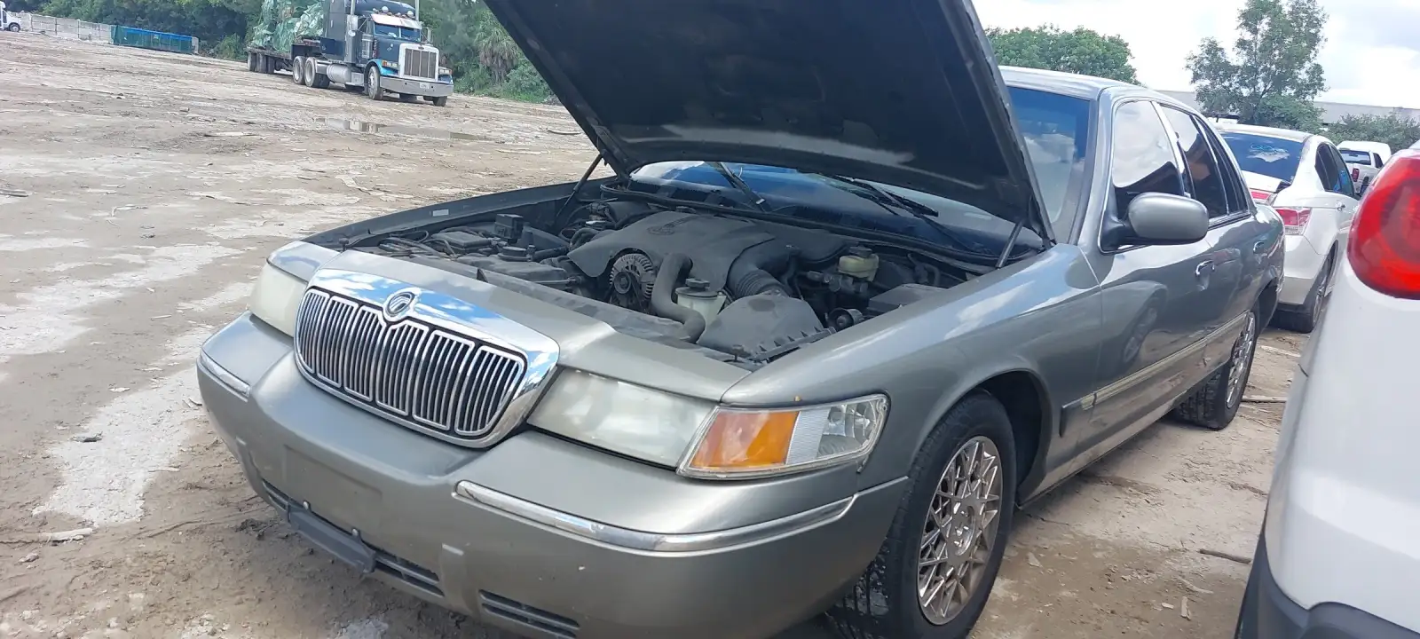 Photo of 1999 Mercury Grand Marquis