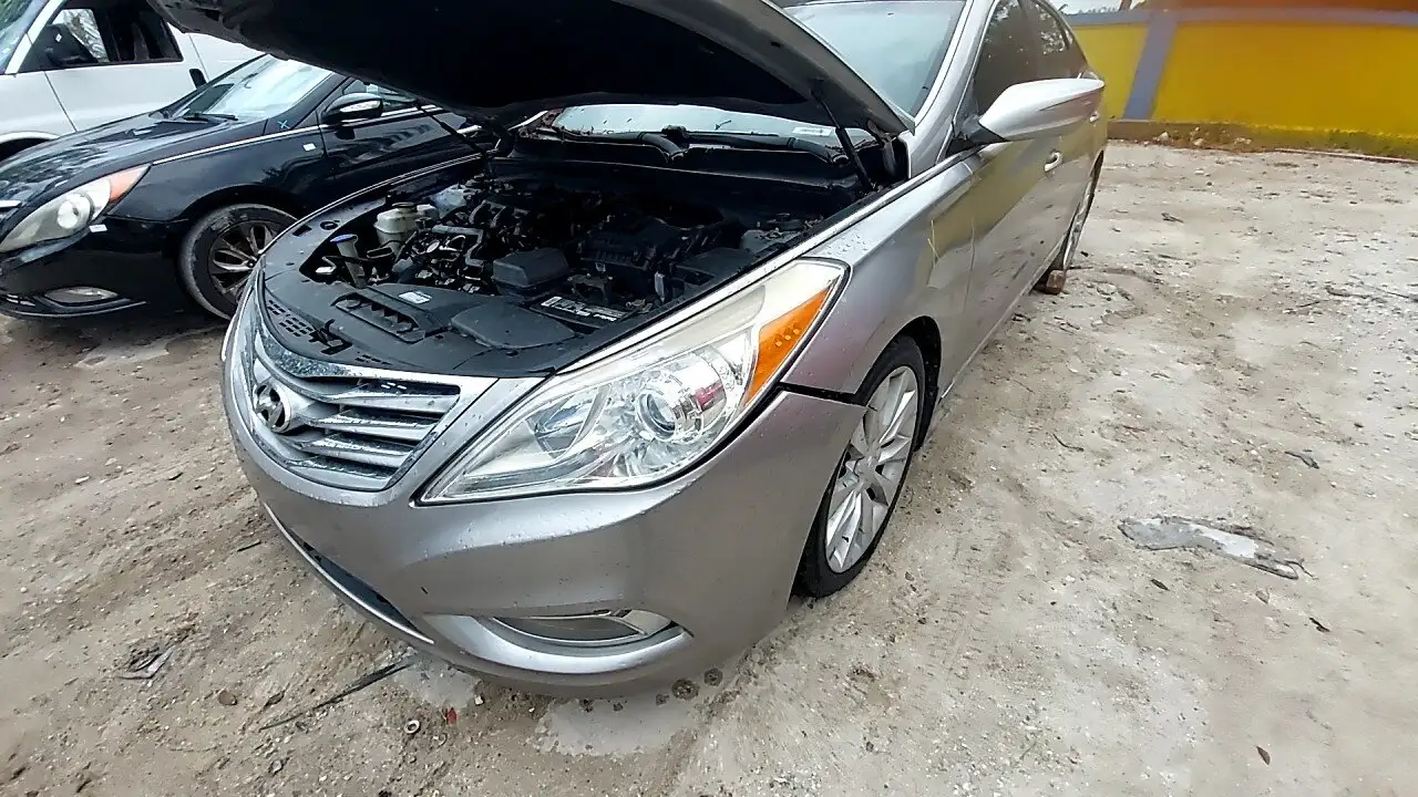 Photo of 2013 Hyundai Azera