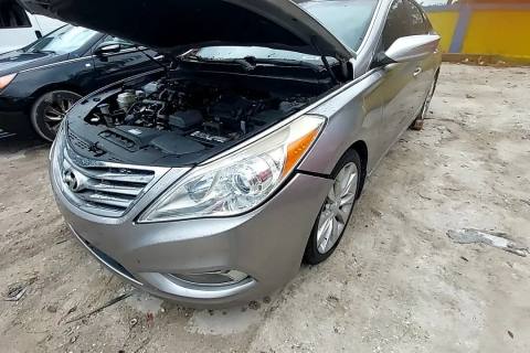 Photo of 2013 Hyundai Azera