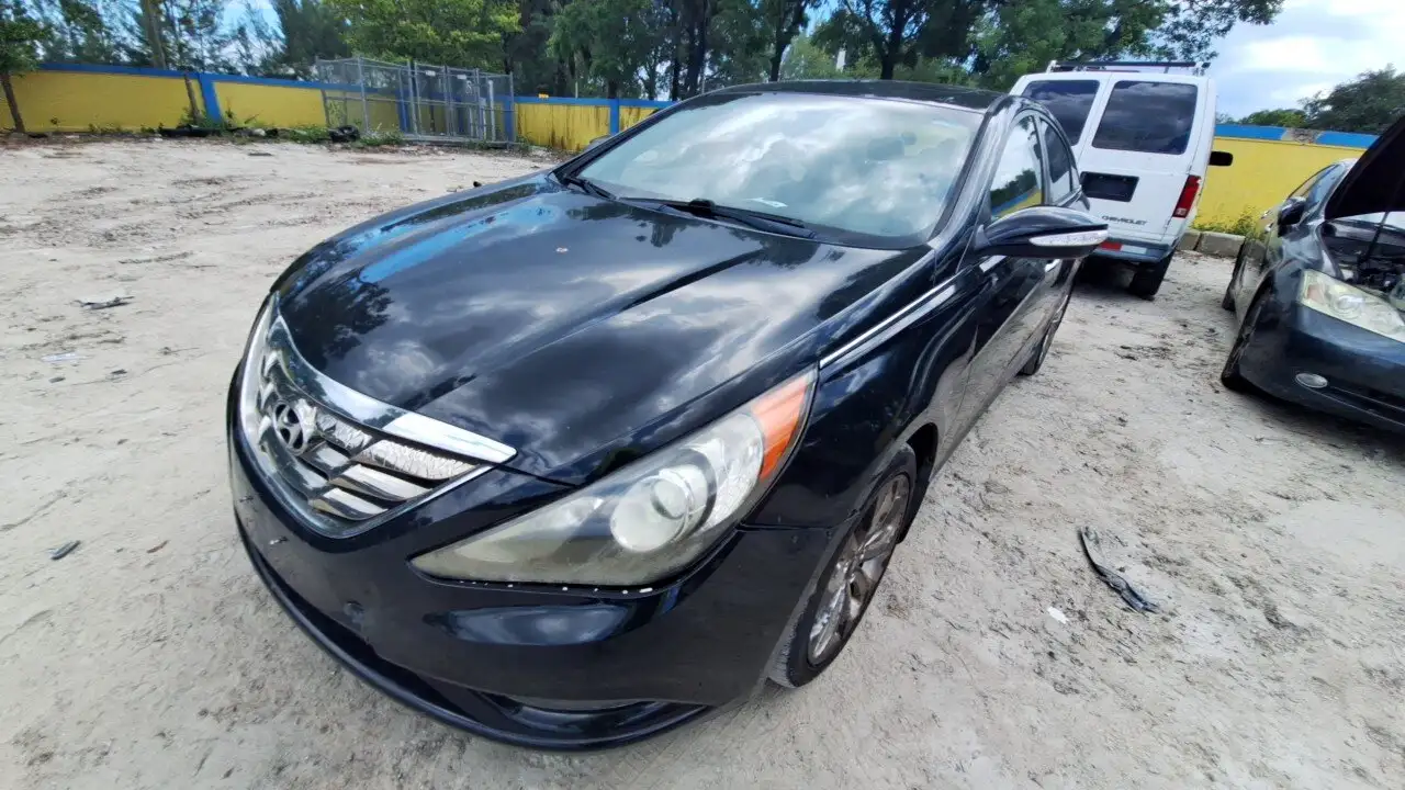 Photo of 2011 Hyundai Sonata