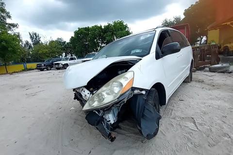 Photo of 2008 Toyota Sienna