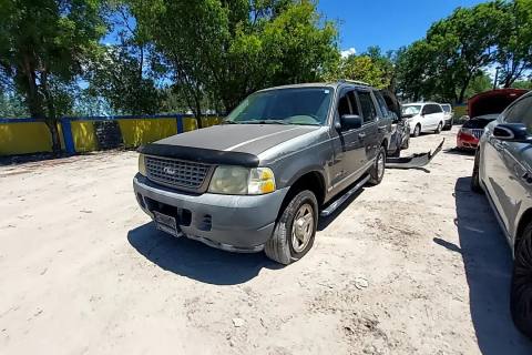 Photo of 2004 Ford Explorer