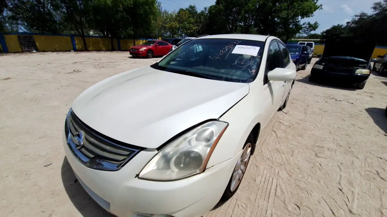 Photo of 2010 Nissan Altima