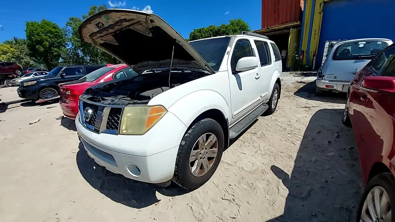 Photo of 2005 Nissan Pathfinder