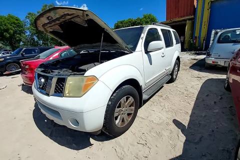 Photo of 2005 Nissan Pathfinder