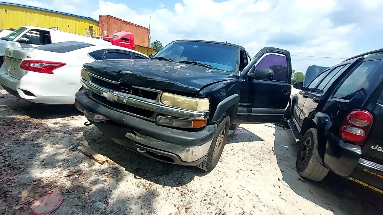 Photo of 2002 Chevrolet Tahoe
