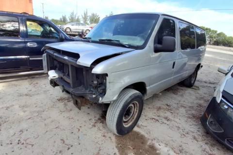 Photo of 2010 Ford E-350 Super Duty