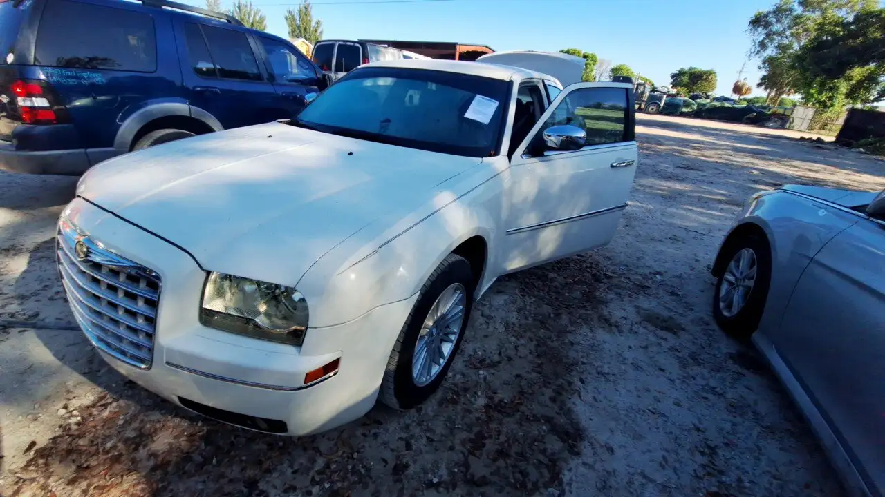 Photo of 2010 Chrysler 300