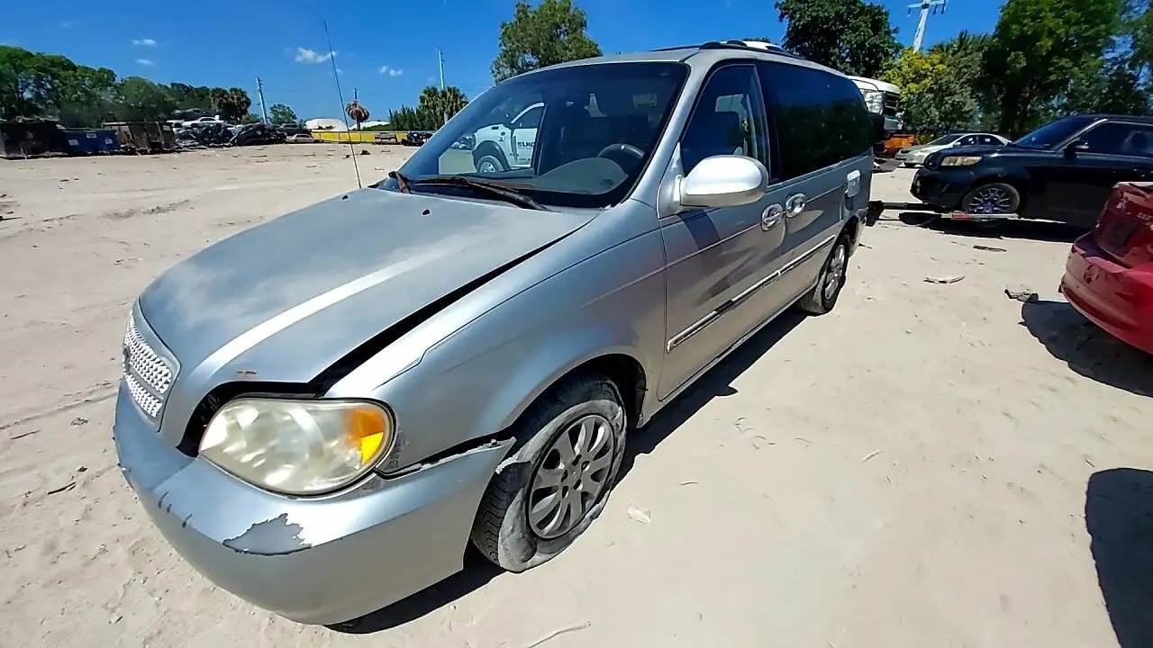 Photo of 2005 Kia Sedona