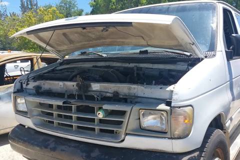 Photo of 1995 Ford E-350 Econoline Club Wagon