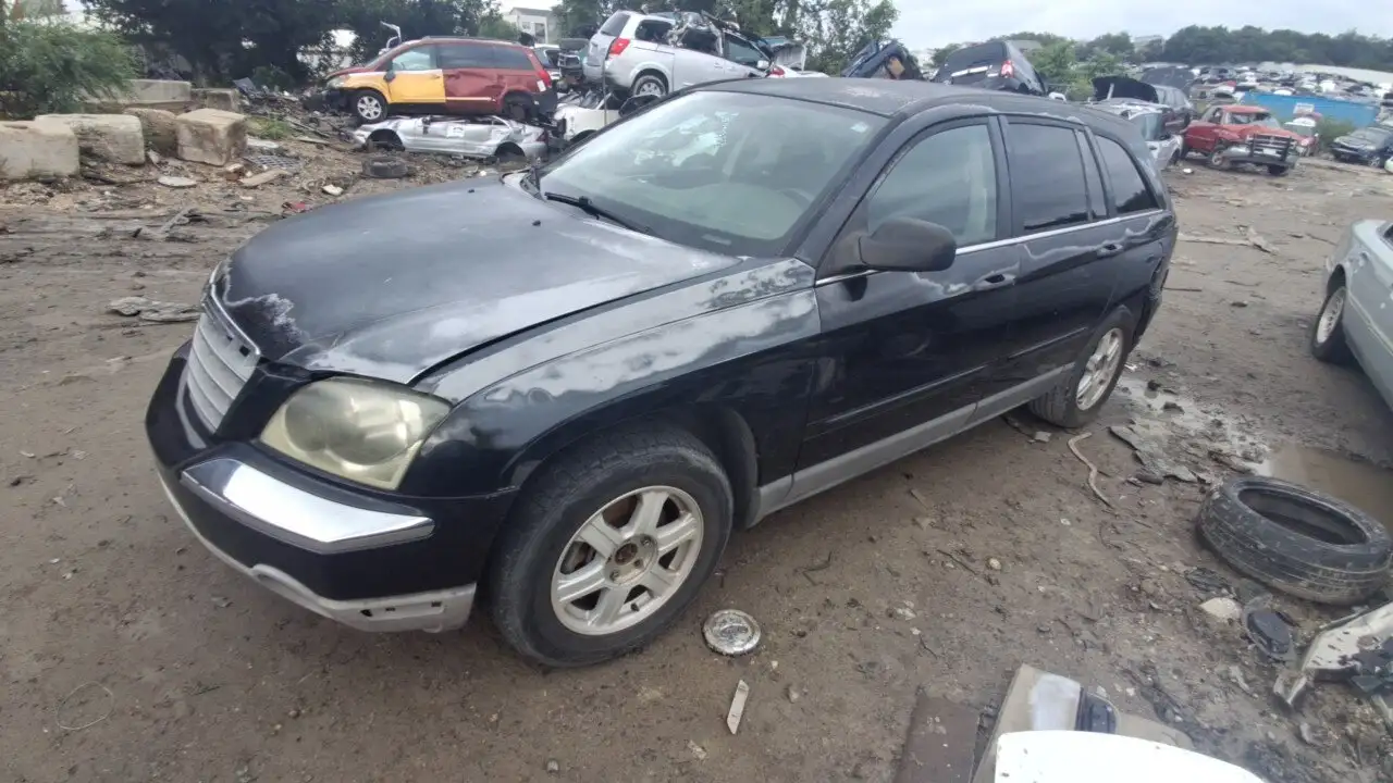 Photo of 2005 Chrysler Pacifica