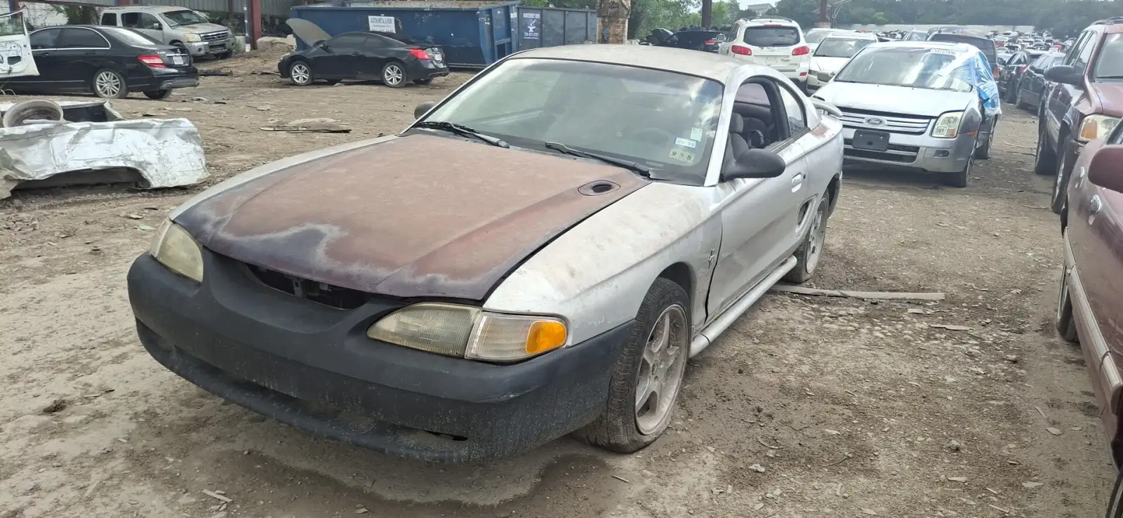 Photo of 1998 Ford Mustang