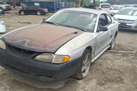 Photo of 1998 Ford Mustang