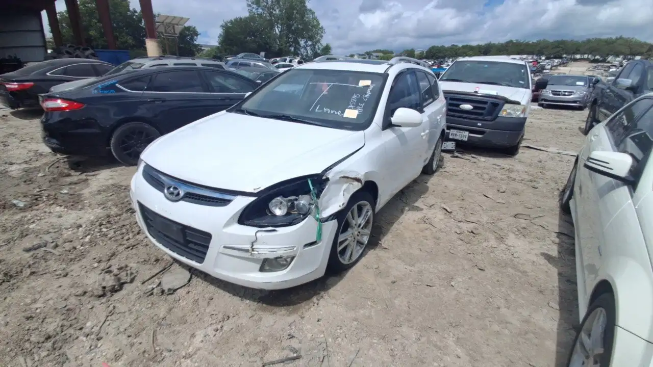 Photo of 2012 Hyundai Elantra