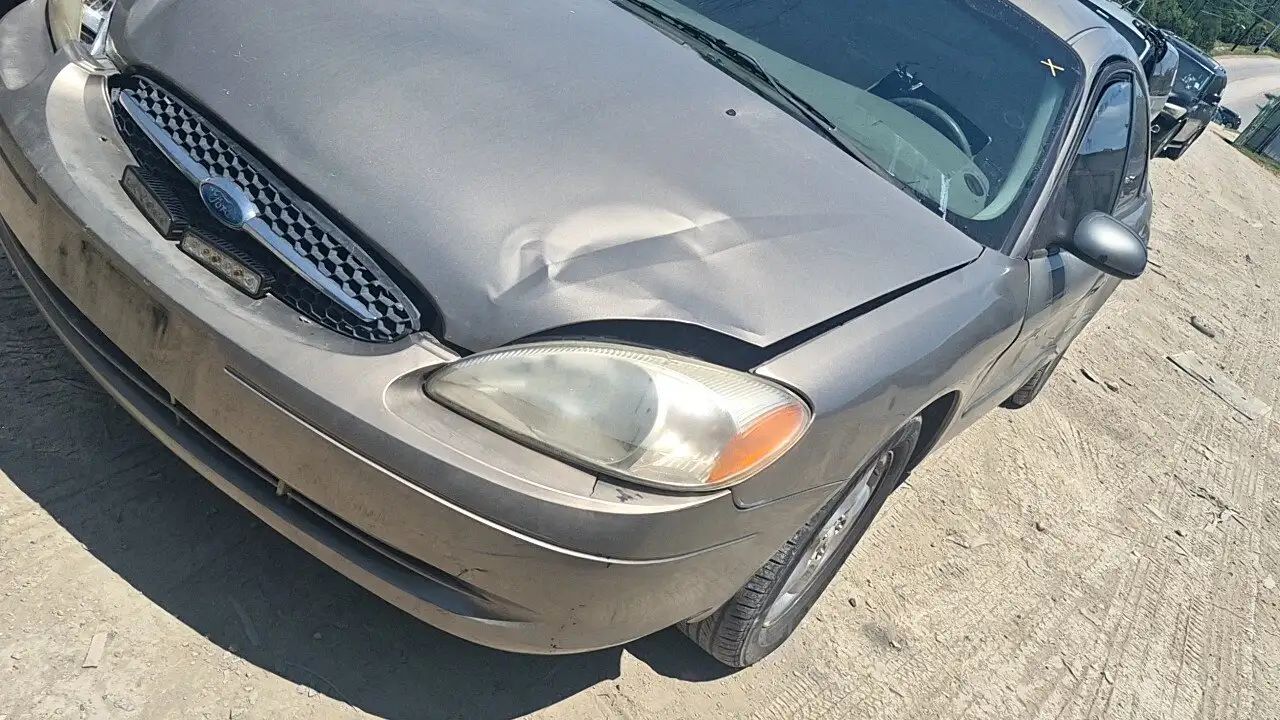 Photo of 2003 Ford Taurus