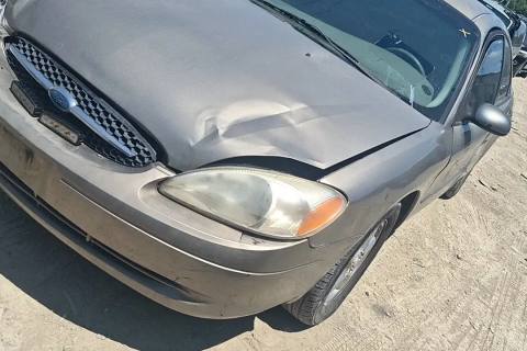 Photo of 2003 Ford Taurus