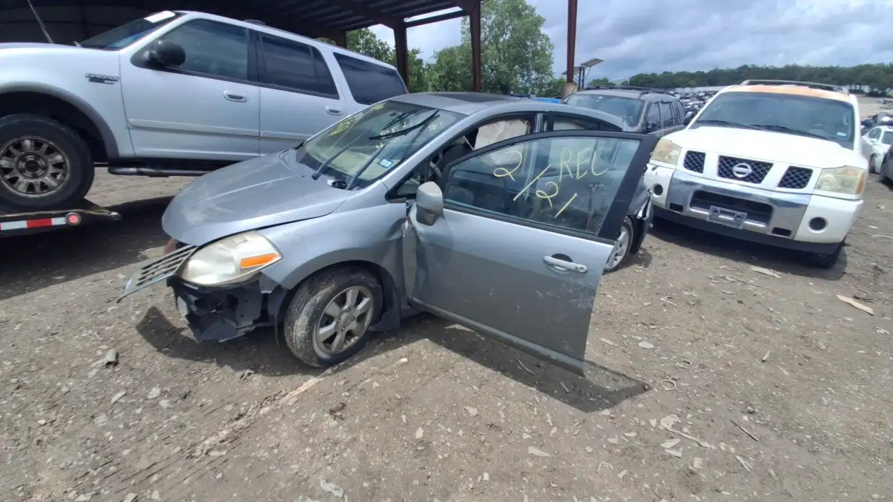 Photo of 2007 Nissan Versa