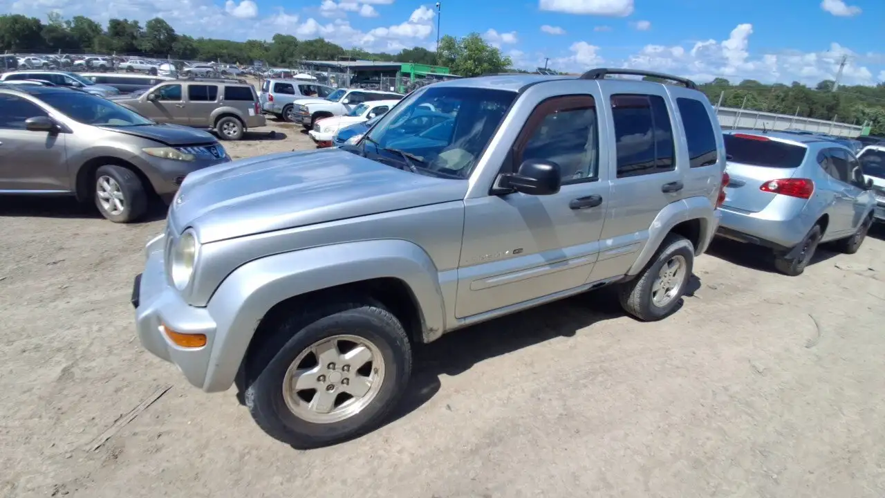 Photo of 2002 Jeep Liberty