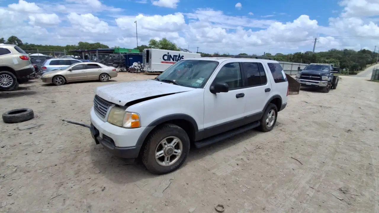 Photo of 2003 Ford Explorer