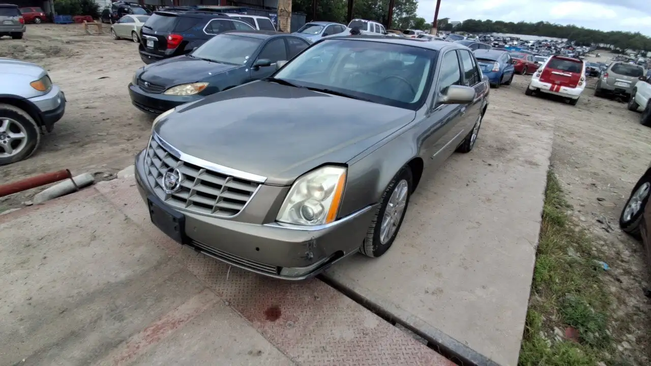 Photo of 2010 Cadillac Dts