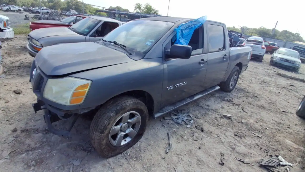Photo of 2005 Nissan Titan
