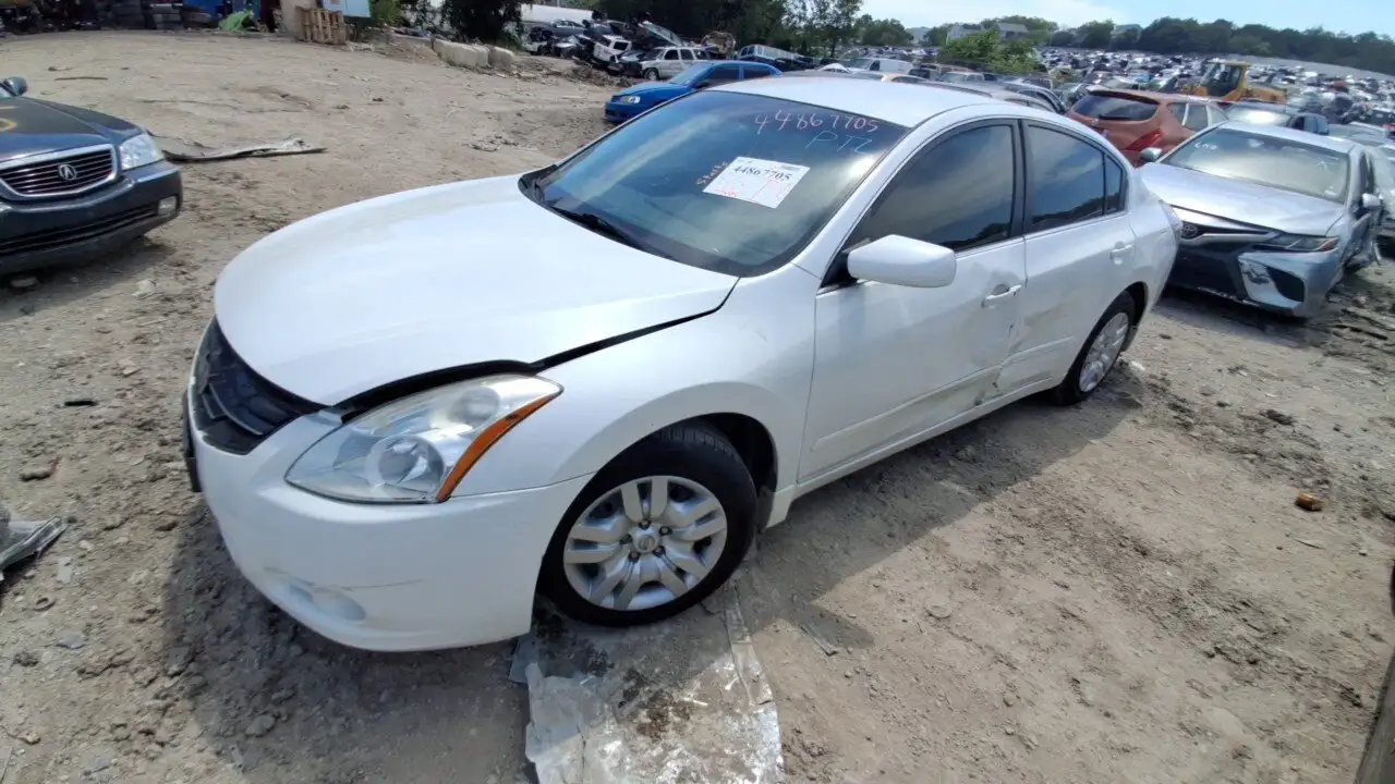 Photo of 2011 Nissan Altima