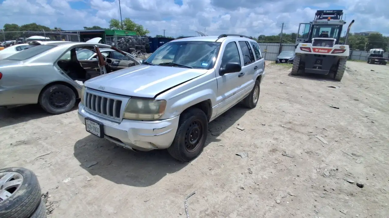 Photo of 2004 Jeep Grand Cherokee