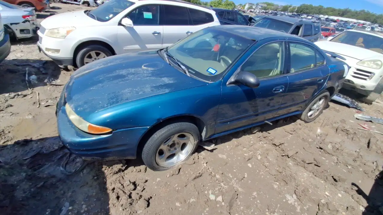 Photo of 2003 Oldsmobile Alero