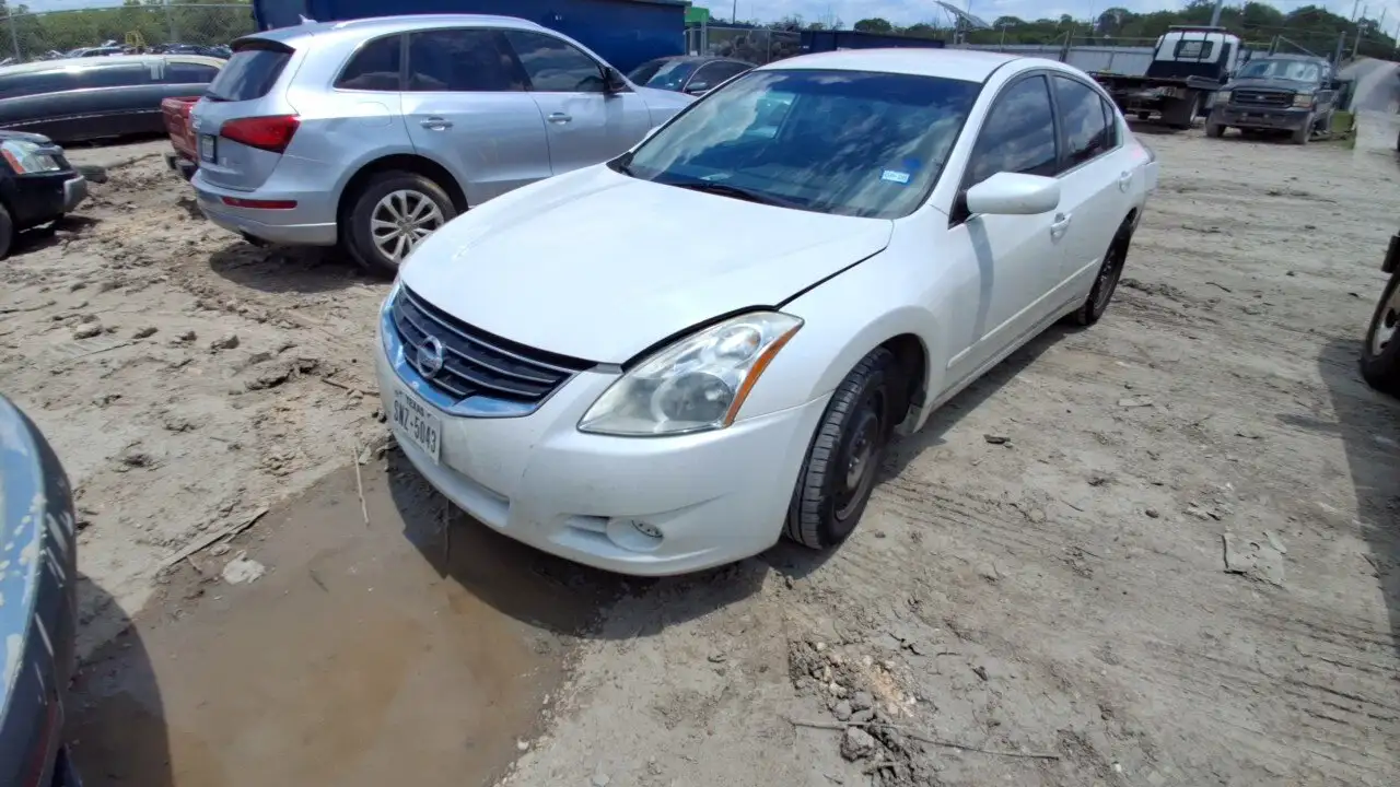 Photo of 2012 Nissan Altima