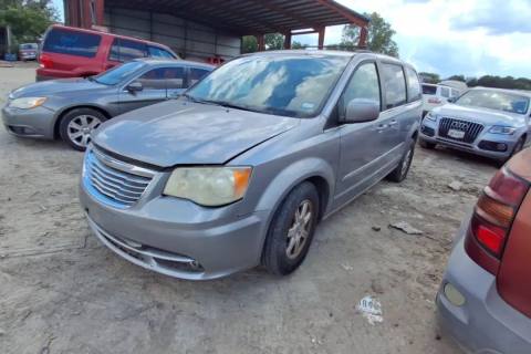 Photo of 2013 Chrysler Town & Country